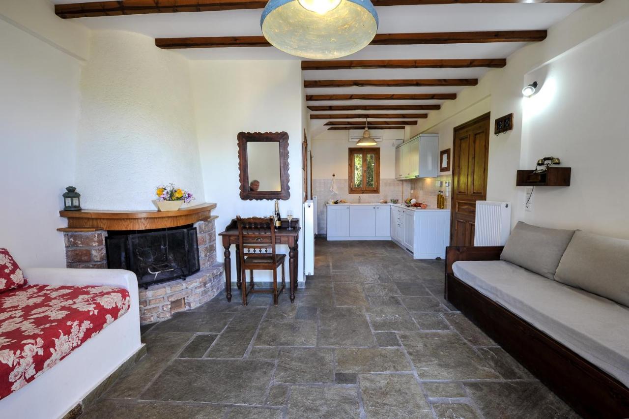 Gera'S Olive Grove - Elaionas Lesvou Hotell Marmaro  Exteriör bild