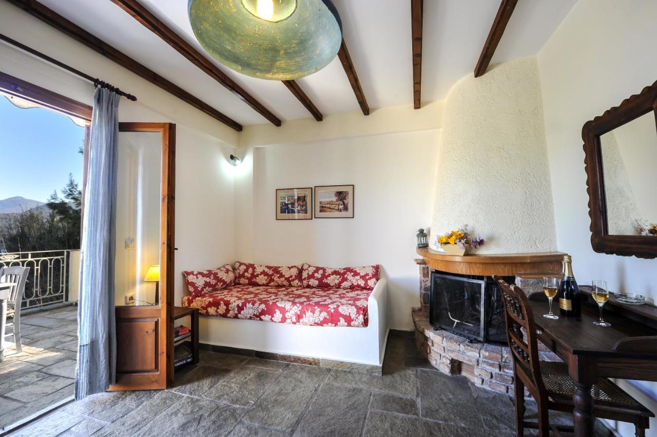 Gera'S Olive Grove - Elaionas Lesvou Hotell Marmaro  Exteriör bild
