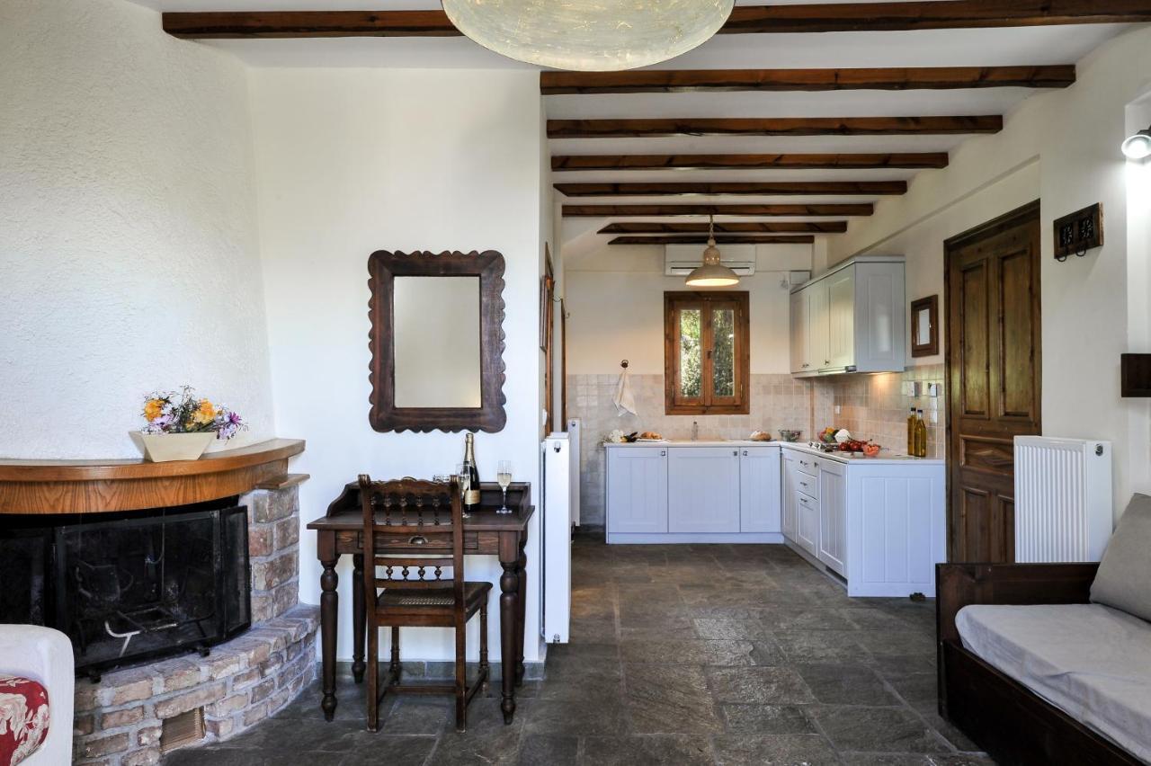 Gera'S Olive Grove - Elaionas Lesvou Hotell Marmaro  Exteriör bild