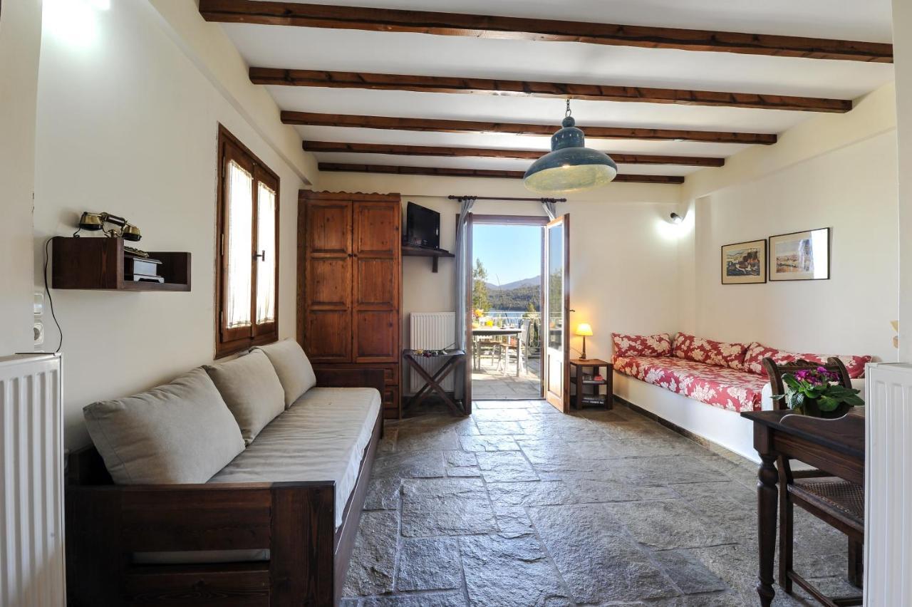 Gera'S Olive Grove - Elaionas Lesvou Hotell Marmaro  Exteriör bild